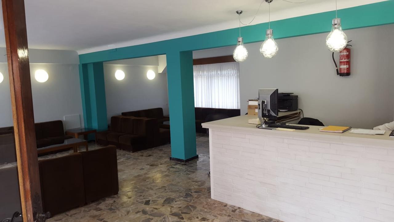 Hostal Rosi Laredo Esterno foto