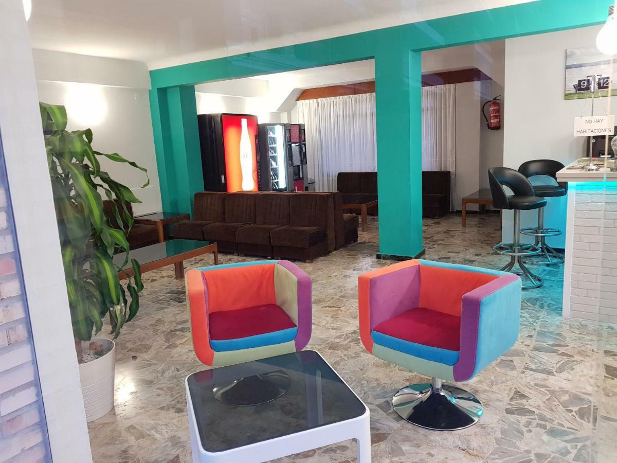 Hostal Rosi Laredo Esterno foto
